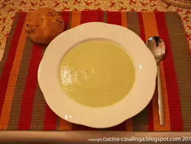 Zucchini-Suppe mit Salbei