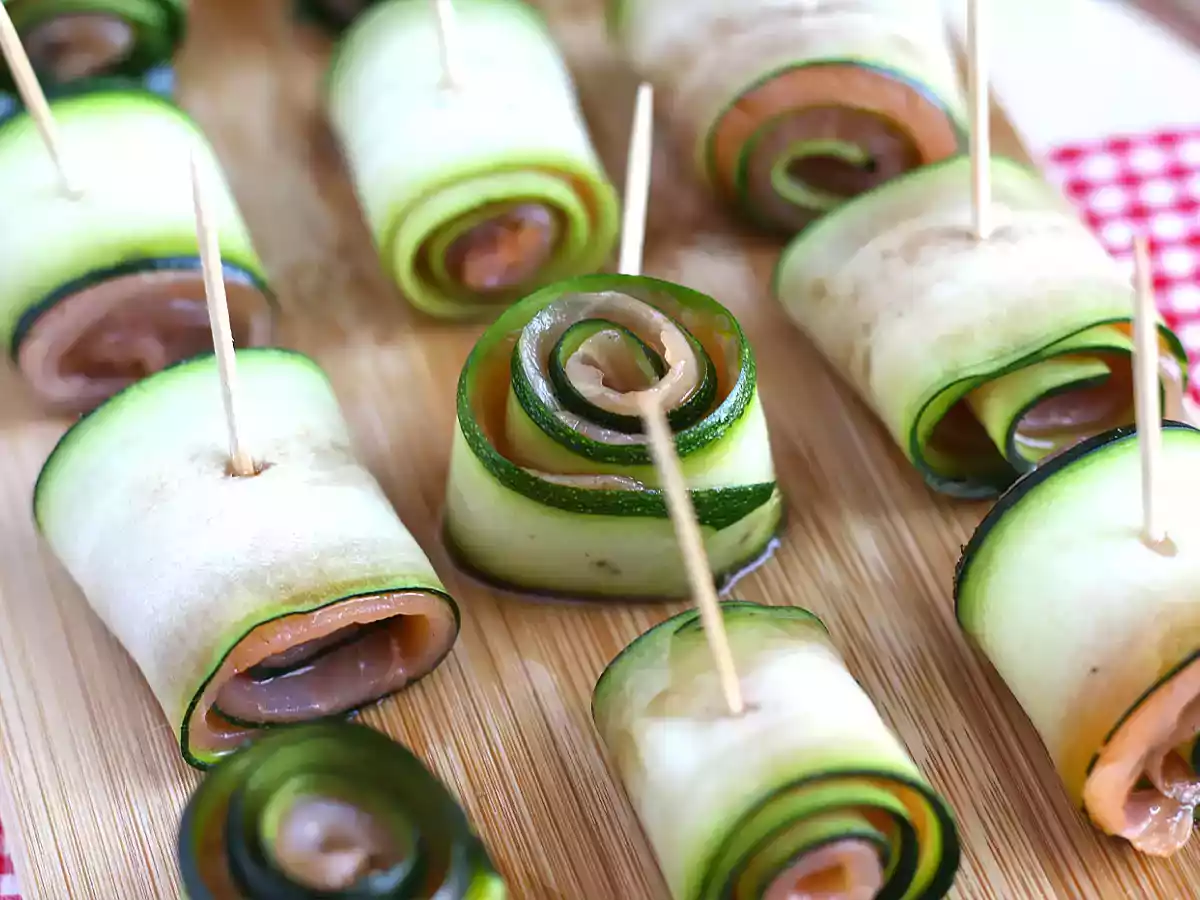 Zucchini- und Räucherlachsröllchen - foto 4