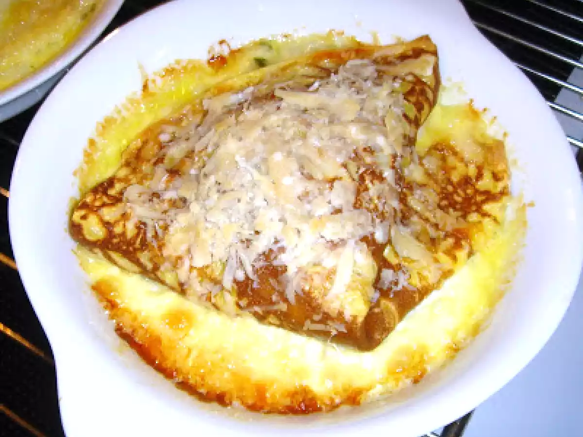 Zucchinicrespelle mit Schinken