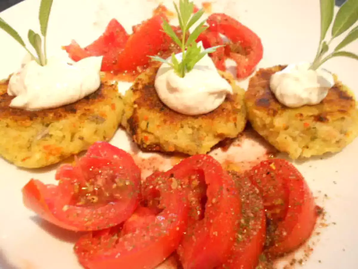 Zucchinilaibchen mit Knoblauchdip