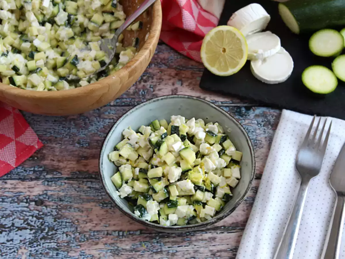 Zucchinisalat mit Ziegenkäse und Zitrone