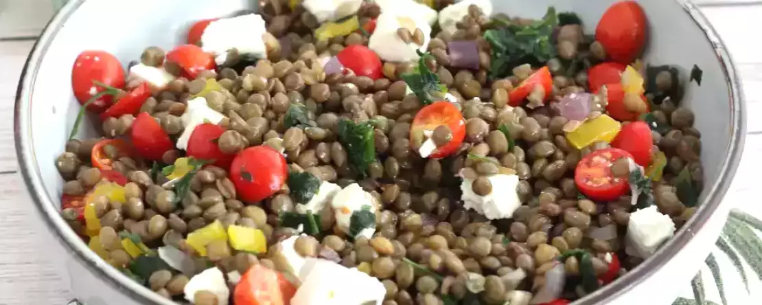 Proteinreiche Salate: vegetarische Rezepte mit Kichererbsen, Linsen, Eiern und Skyr